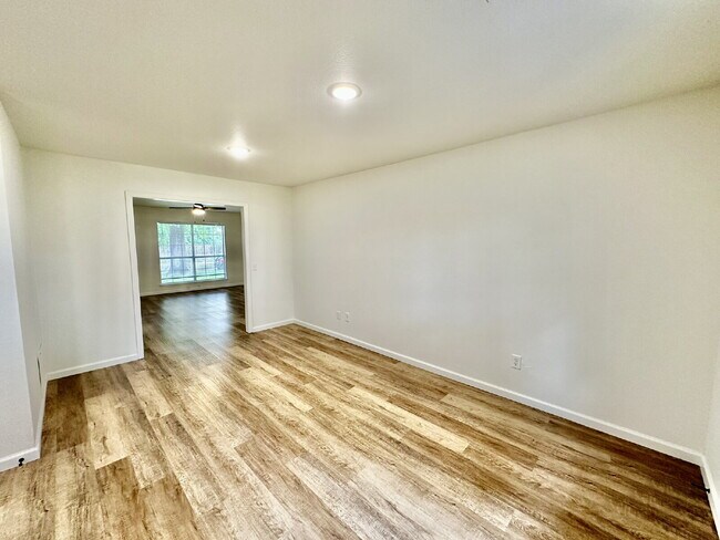 Foto del edificio - 802 E Kara Ln