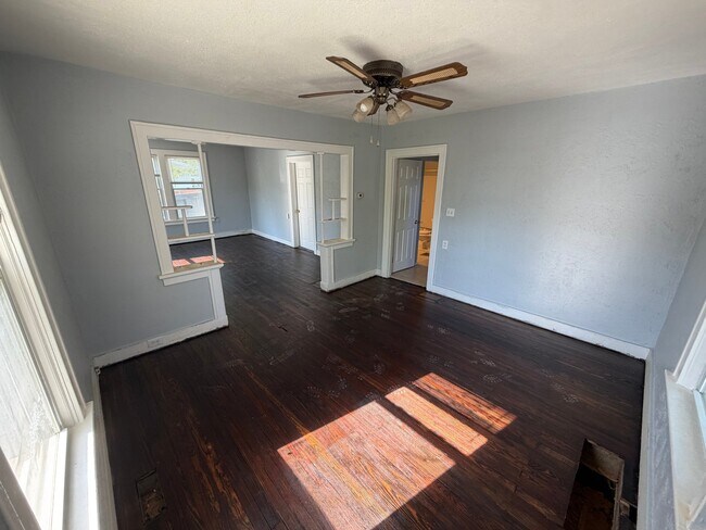 Foto del edificio - 2527 Leslie Ave