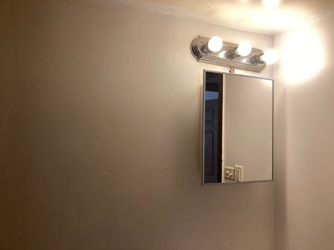 Foto del edificio - 14528 Cottage Grove Ave