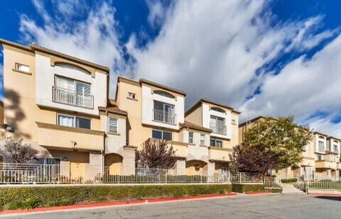 Foto principal - 5200 Premiere Hills Cir