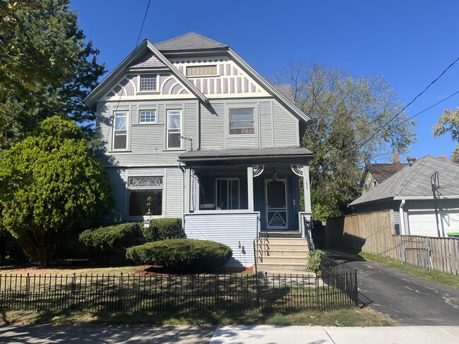 Building Photo - 1607 6th St