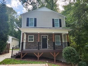 Building Photo - 1048 Ranch Dr