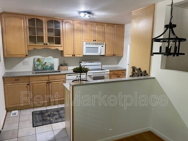 Building Photo - 2065 Plantation Ln