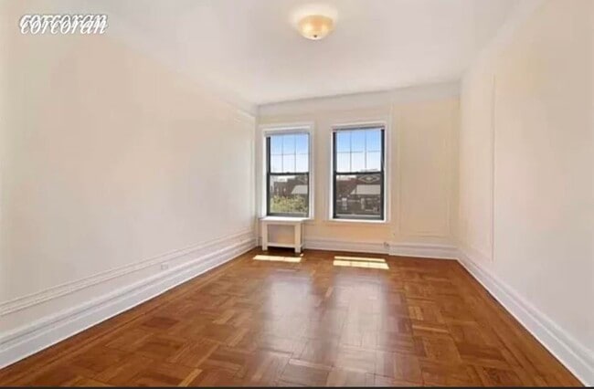 Building Photo - 575 3rd St