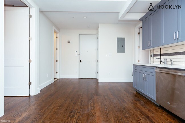 Building Photo - 2 br, 1 bath  - 2021 Nostrand Ave