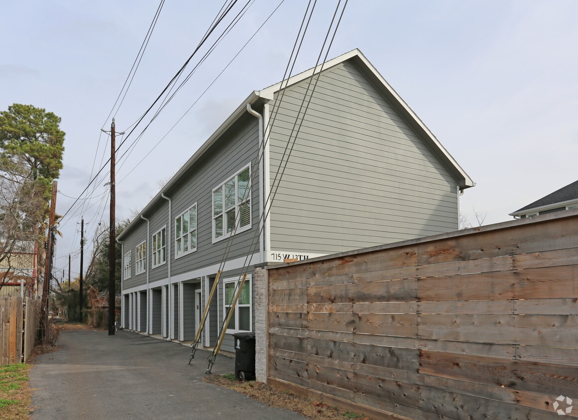 Primary Photo - 715 W 13th St