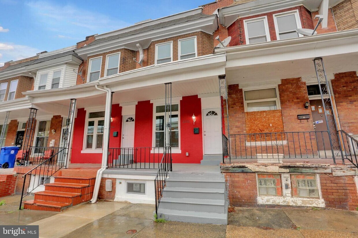 Primary Photo - 2232 W Fayette St