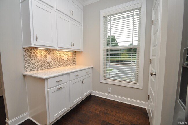 Foto del edificio - 311 Old Grove Ln