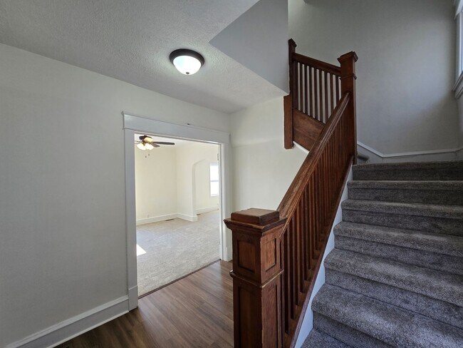 Building Photo - Cute 3 Bedroom Home!