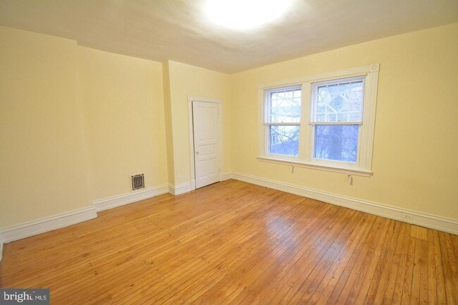 Building Photo - 5115 Pulaski Ave