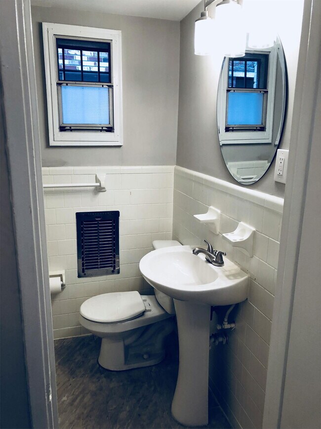 Foto del edificio - 773 Greenwood Ave NE