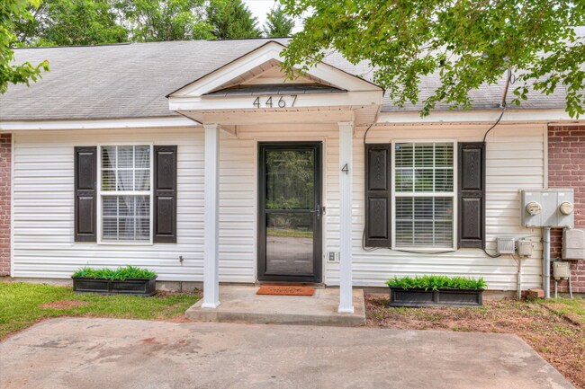 Building Photo - 4467 Belair Dr