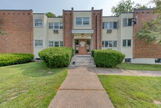 Building Photo - 20 Thompson Rd