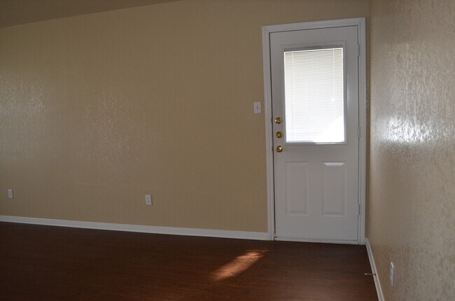 Building Photo - 1534 Shoshoni Trail