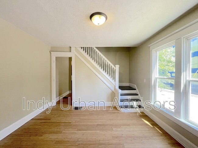 Building Photo - 1553 Barth Ave