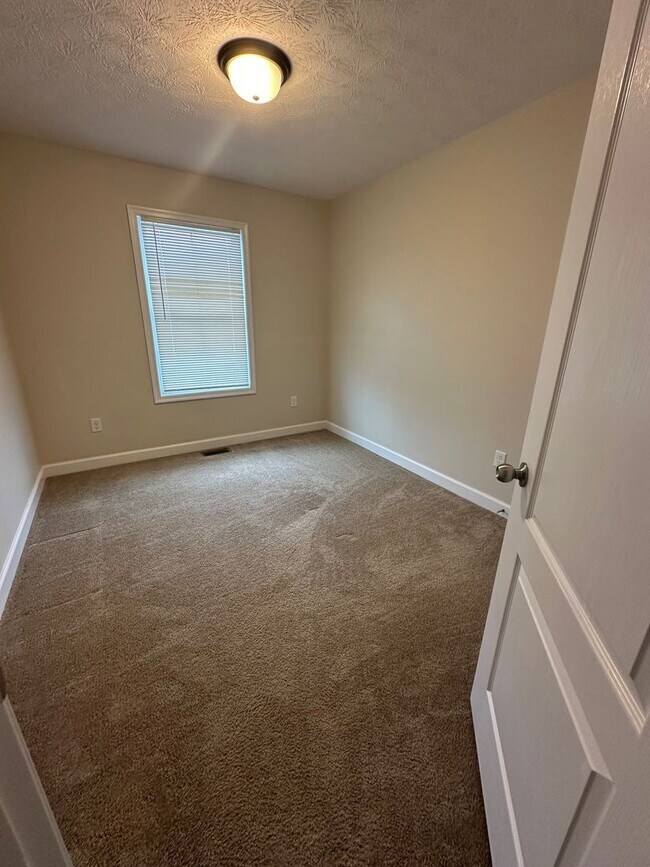 Foto del edificio - Townhouse for Rent in Cedar Point
