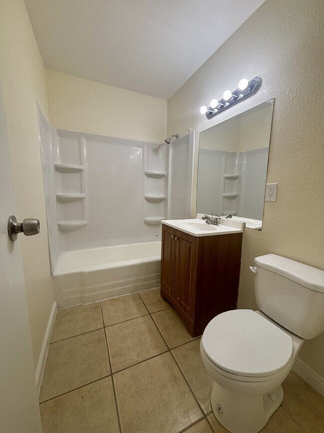 Foto del edificio - Secure, All-Inclusive 2-Bed with Wi-Fi & U...