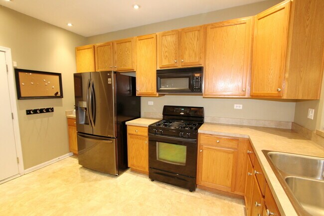 Building Photo - 351 Springbrook Trail S