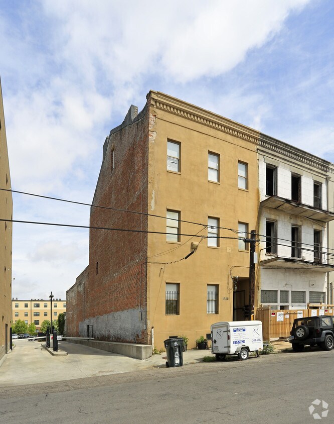 Building Photo - 1725 Carondelet St