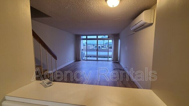 Foto del edificio - 500 University Ave