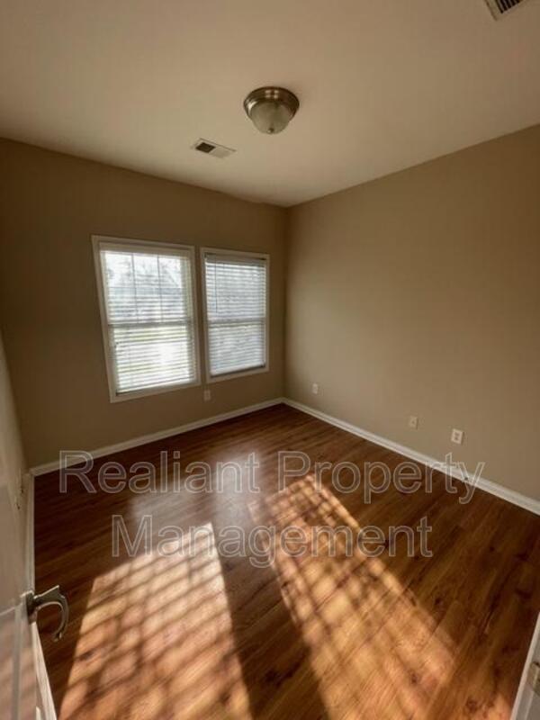 Building Photo - 145 Towne Center Dr