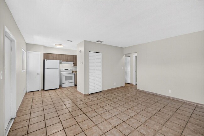 Building Photo - 1007 PROSPECT
