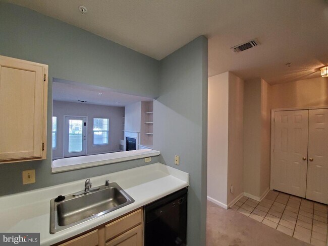 Foto del edificio - 1704 Lake Shore Crest Dr