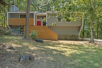 Building Photo - 5 Rocky Top Cove