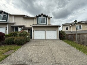 Building Photo - 2902 SE 11th Pl