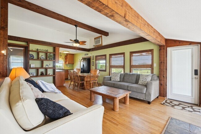 Foto del edificio - 4211 San Jacinto Dr