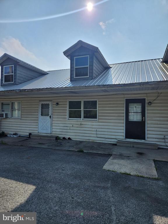 Building Photo - 107 4th St