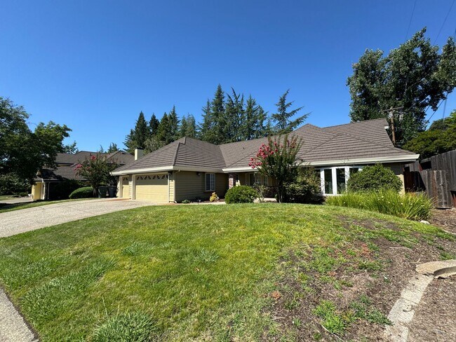 Foto del edificio - 4 bedroom | 2 bathroom | Granite Bay singl...