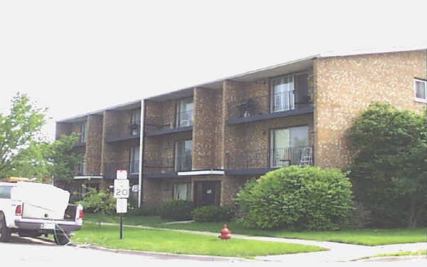 Building Photo - 4643-4647 Clyde Ave