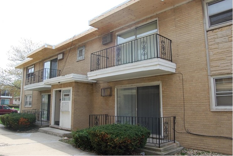 Foto del edificio - 15210-14 Chicago Rd