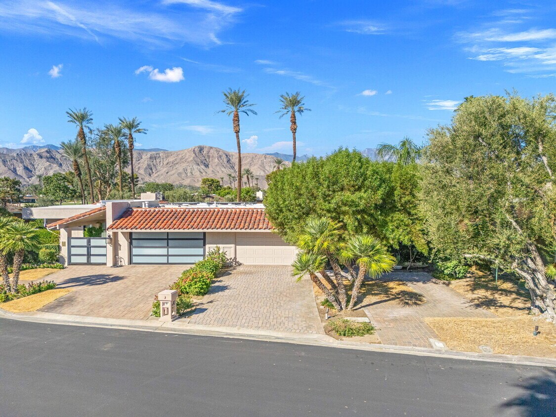Foto principal - 10 Whittier Ct