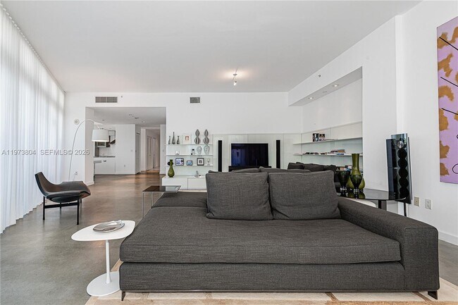 Foto del edificio - 6101 Aqua Ave