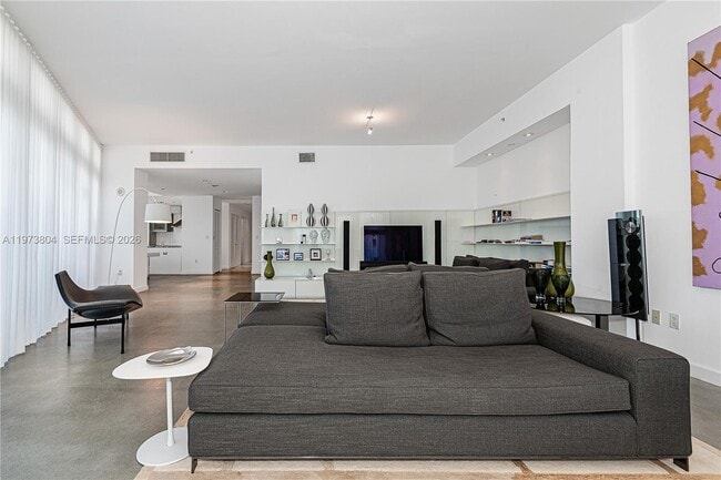 Building Photo - 6101 Aqua Ave