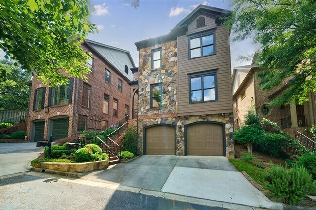Building Photo - 1104 Valley Overlook Dr NE