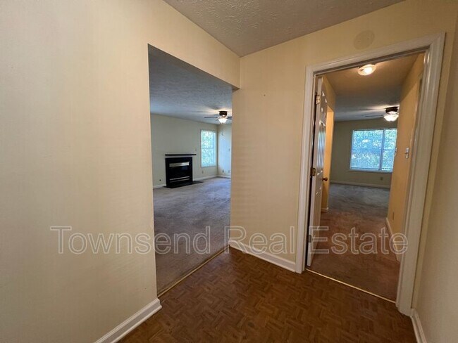 Foto del edificio - 2705 Preston Woods Ln