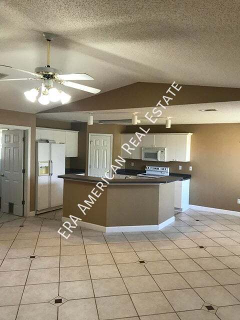 Building Photo - 222 Westview Dr