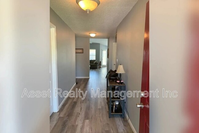 Foto del edificio - 10008 Greylock Way