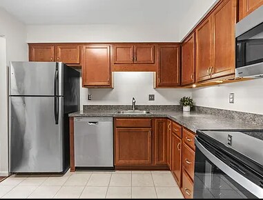 Vista de la cocina - 78 10th St E