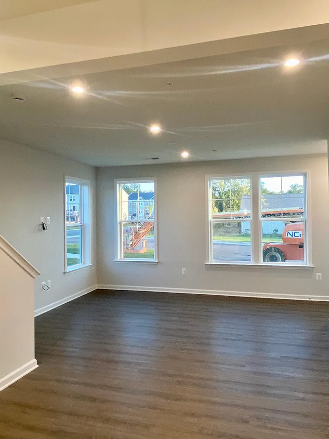 Building Photo - 801 Birchwood Hill Pl