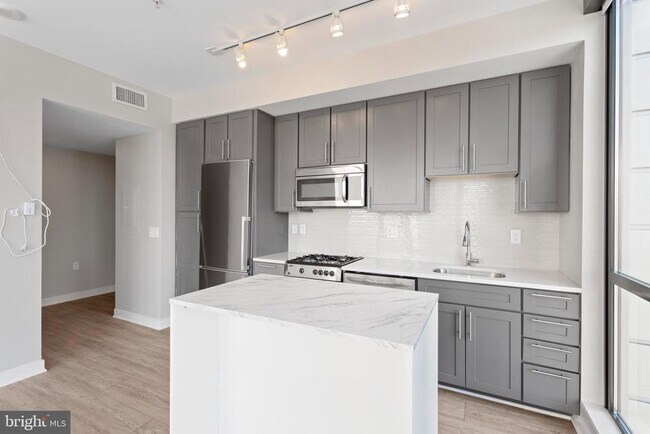 Foto del edificio - 1320 Fenwick Ln