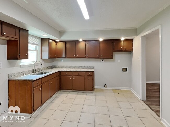 Building Photo - 4734 Bradford Dr