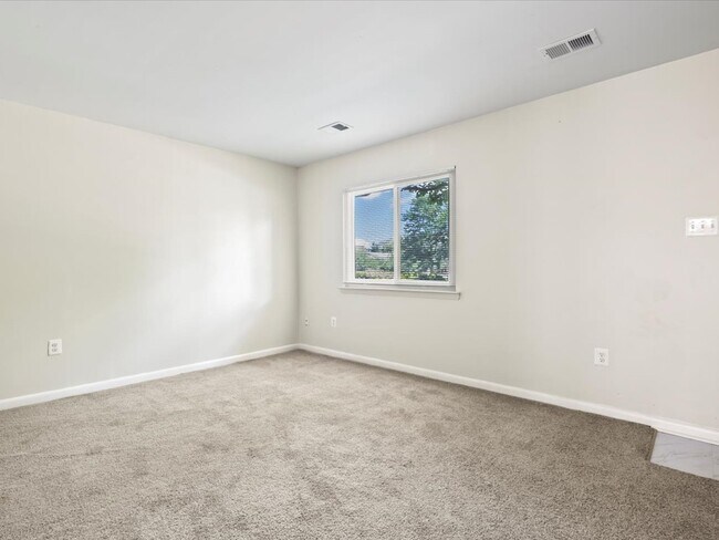 Foto del edificio - 8633 Madera Ct