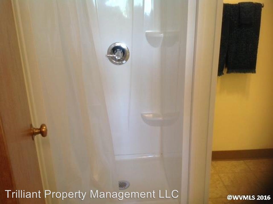 Foto principal - 1390 Marshall Dr SE