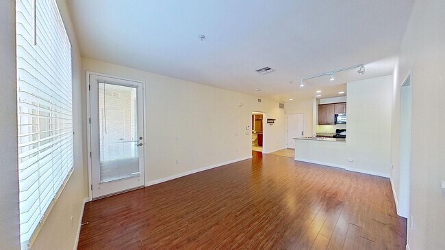 Building Photo - 2123 Scholarship