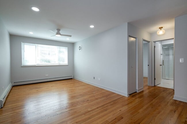 Living Area - 505 W Melrose Street
