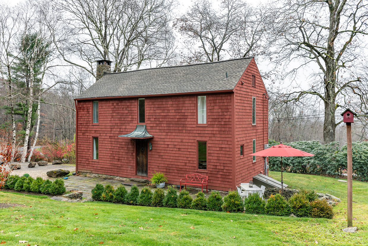 Primary Photo - 144 Curtiss Rd